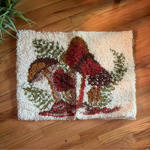 Vintage Accents 97s Mushroom Latch Hook Poshmark